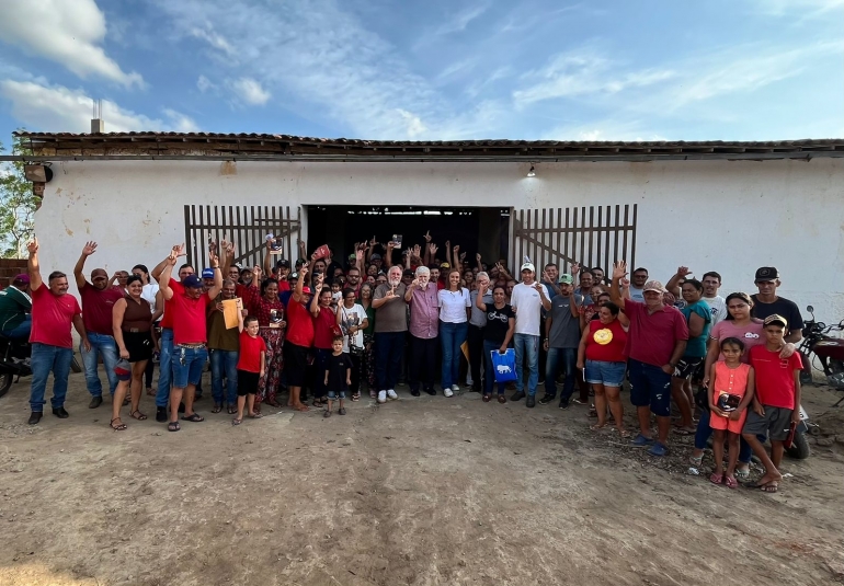 Ao lado de Luiz Couto, Ana Cl�udia debate prioridades de a��es e investimentos para comunidades rurais da regi�o de Sol�nea