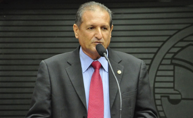 Herv�zio Bezerra oficializa retorno ao MDB e refor�a legenda na Para�ba