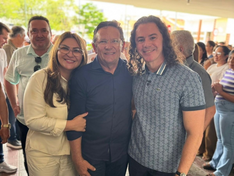 Mobilidade e Seguran�a: Veneziano e prefeito Galego da Gavel entregam rotat�ria ligando as BRs 427 e 230, em Pombal