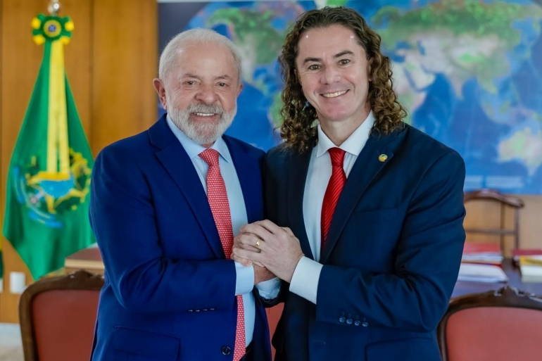 Em Bras�lia, Veneziano se encontra com Lula em Ato pela Democracia e agradece reafirma��o do apoio � sua reelei��o para o Senado