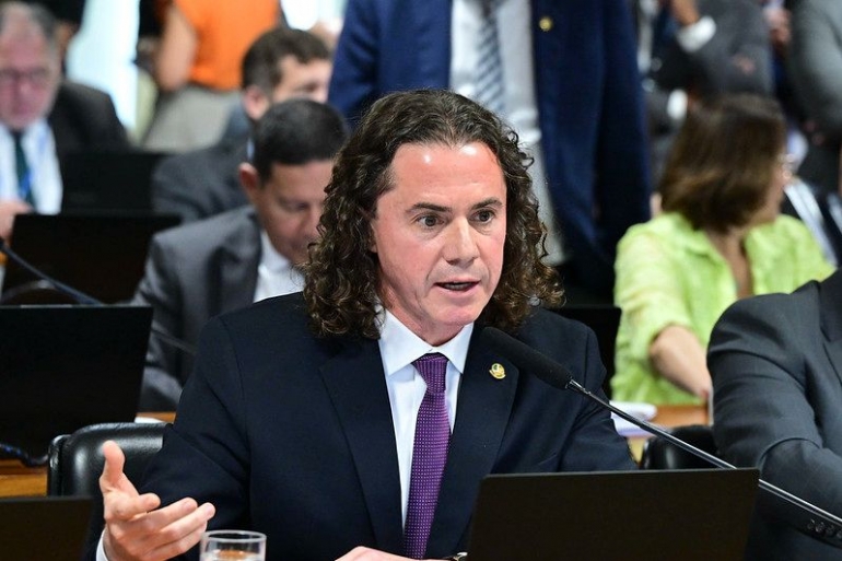 Veneziano volta a cobrar fim da escala 6x1 e defende tramita��o �com a celeridade que atenda ao clamor da popula��o�