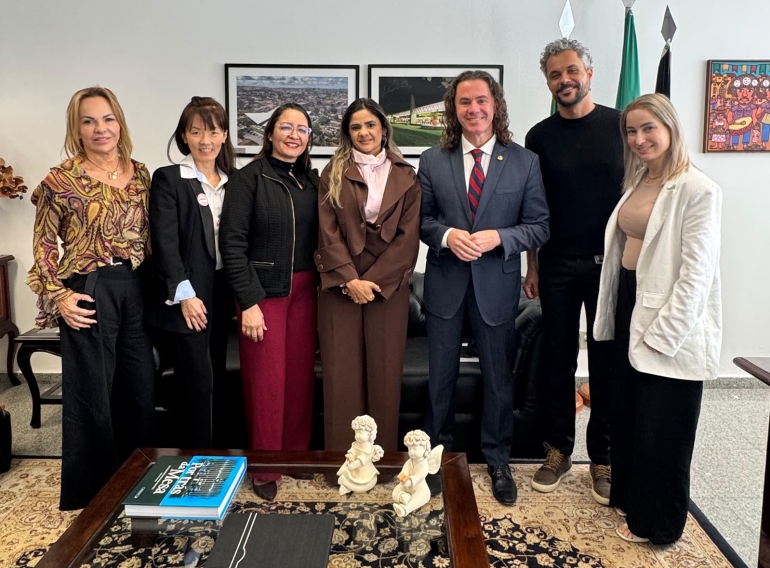 Veneziano recebe membros da Associa��o Paraibana de Doen�as Raras e reafirma defesa das pautas da categoria