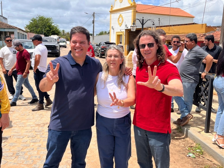 Prefeita Silvia entrega R$ 2 milh�es em asfalto na cidade de Areia, fruto de recursos destinados por Veneziano