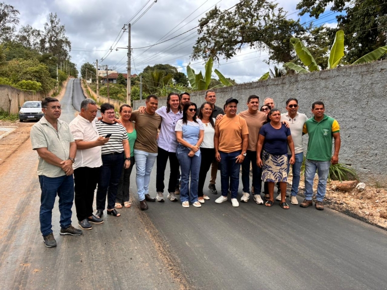Prefeitura de Lagoa Seca investe R$ 3,6 milh�es em obras de asfaltamento, com recursos de emendas de Veneziano